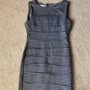 Sleeveless dress